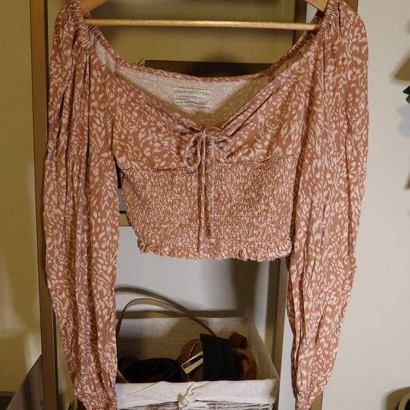 Urban Outfitters Tops - Urban Outfitters long sleeved crop- Size Medium